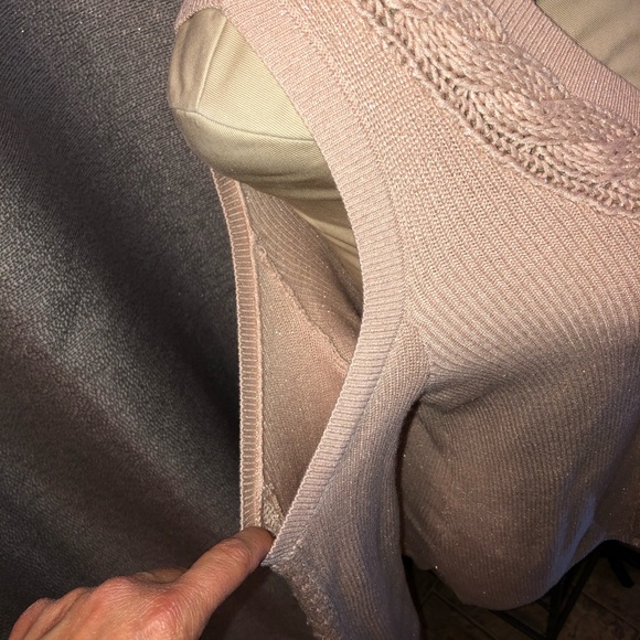 White House Black market cold shoulder light pink and gold sweater size large - Picture 3 of 5